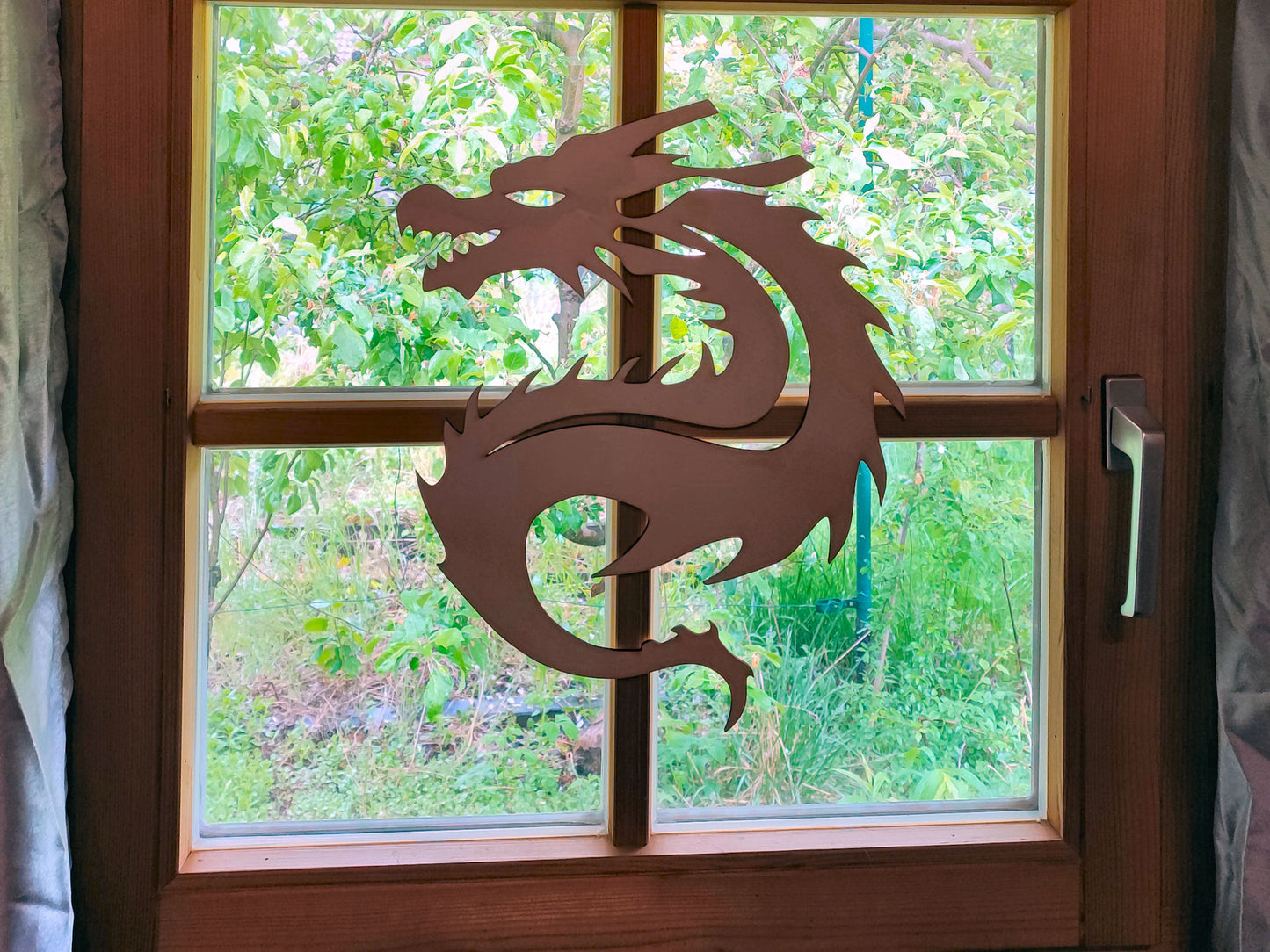 Wand Tattoo Drache